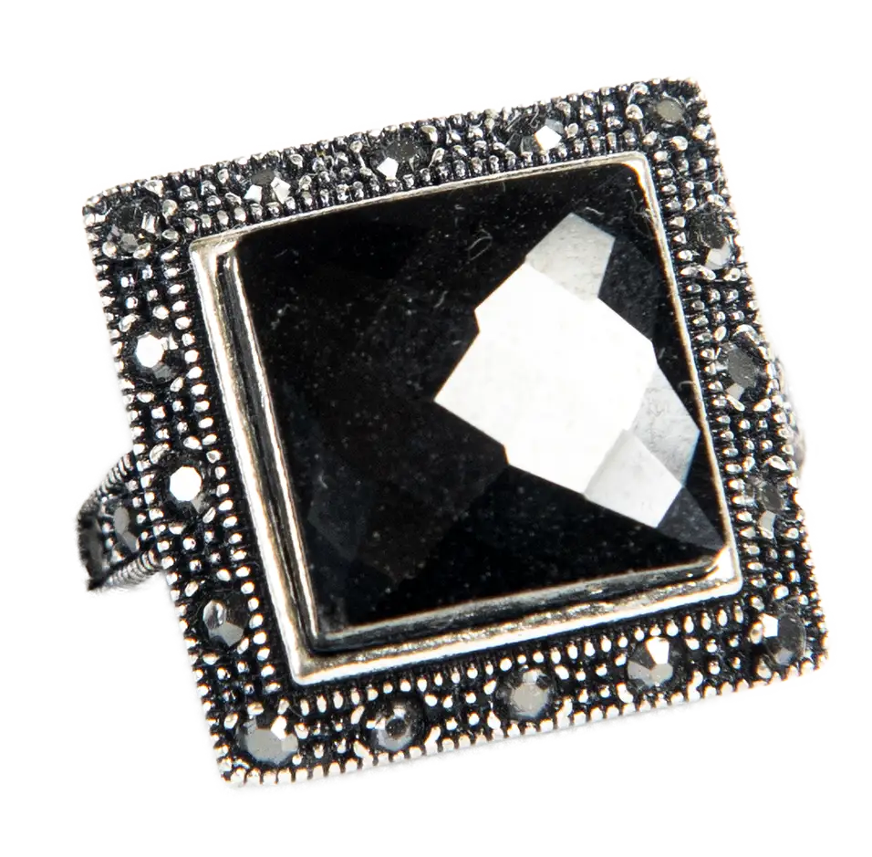 Anillo para hombre cuadrado negro