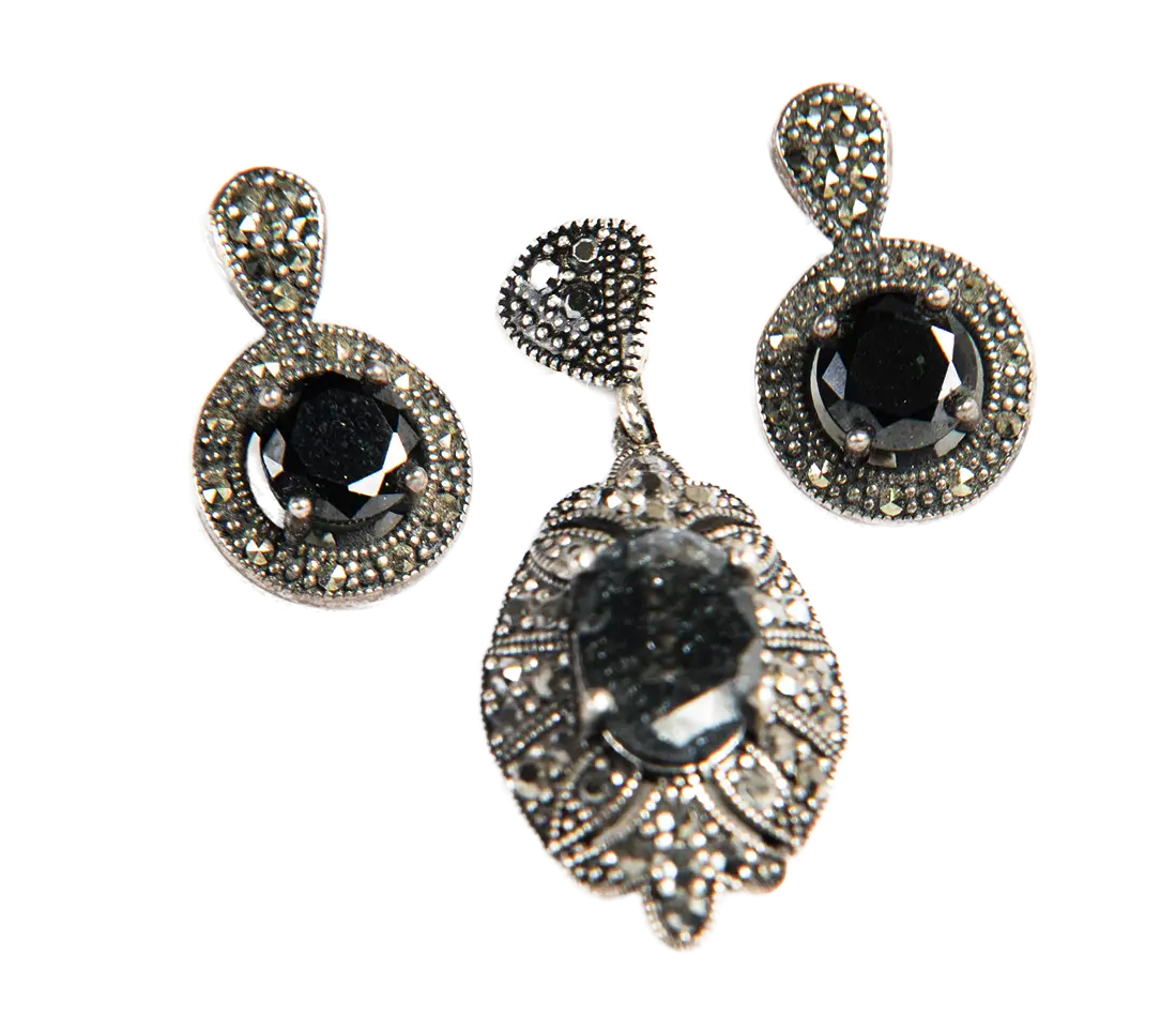 Juego de aretes piedra negra