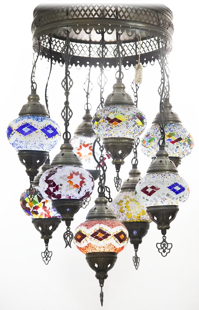 Lámpara de techo con nueve candiles. Brazos color bronce, candiles de cristal